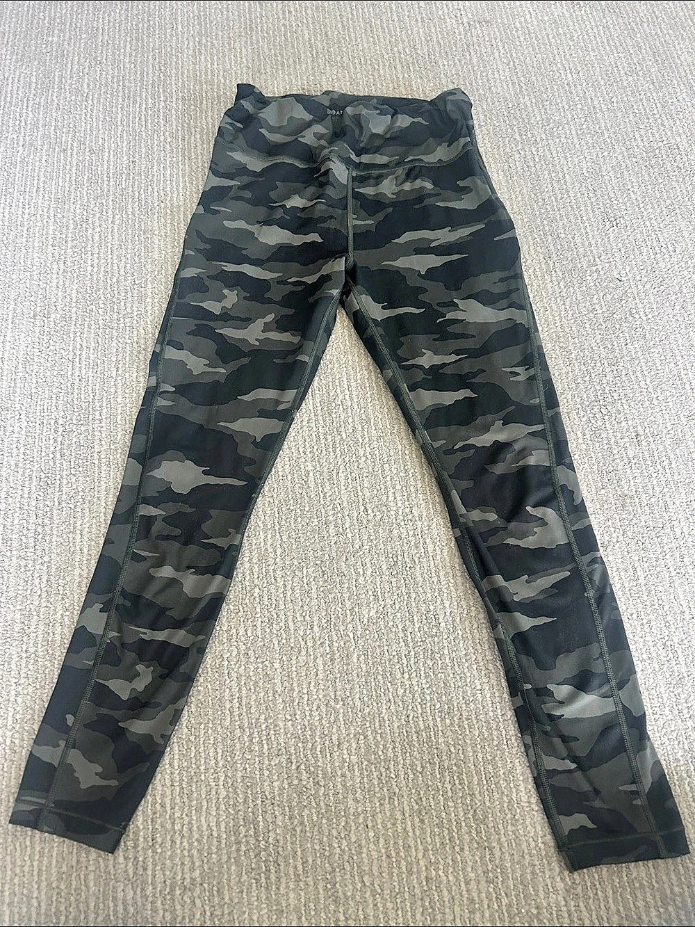 Athleta Ultimate 7/8 Tight Camo Leggings Green & Black Medium Tall